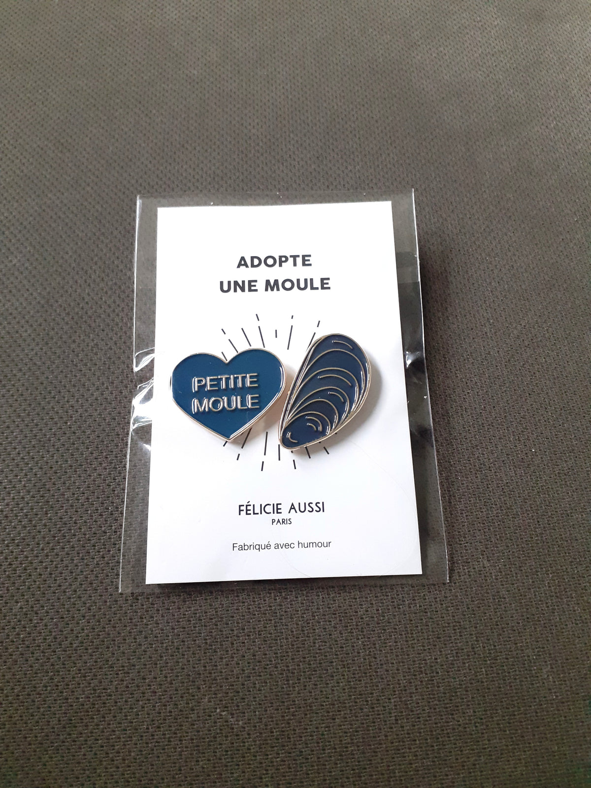 Félicie Aussi - Pin’s – MOULE Duo