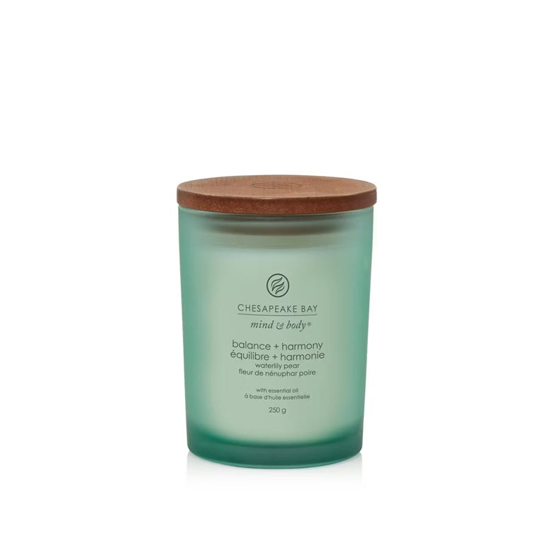 Chesapeake Bay Candle - Medium 250gr - Waterlily Pear (Équilibre & Harmonie)
