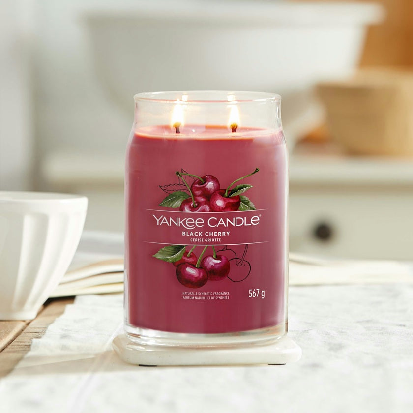 Yankee Candle Black Cherry 567gr - Large Signature à 2 mèches