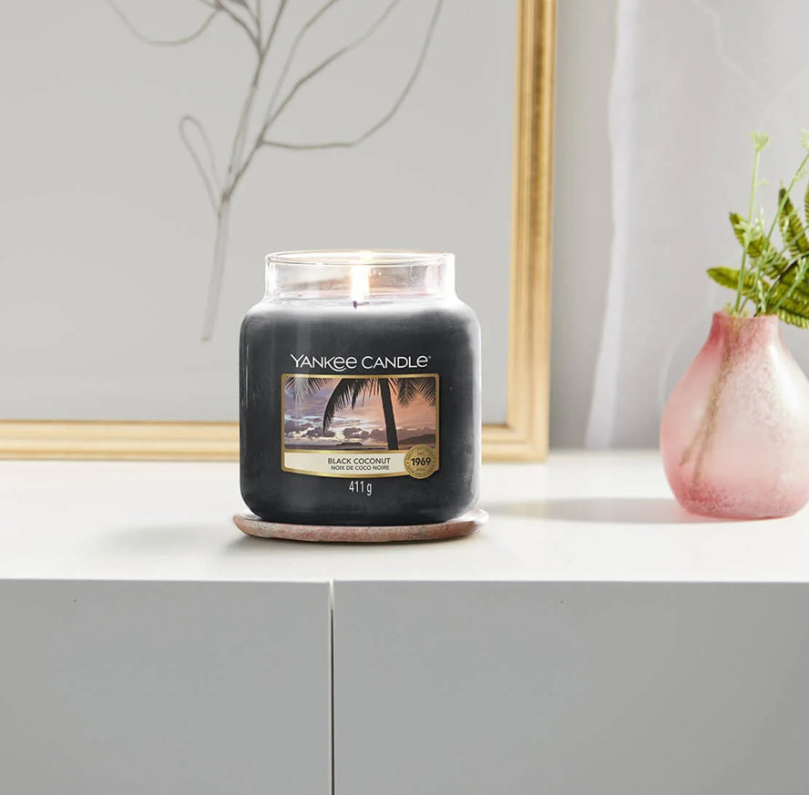 Yankee Candle Black Coconut 411gr - Medium Jar